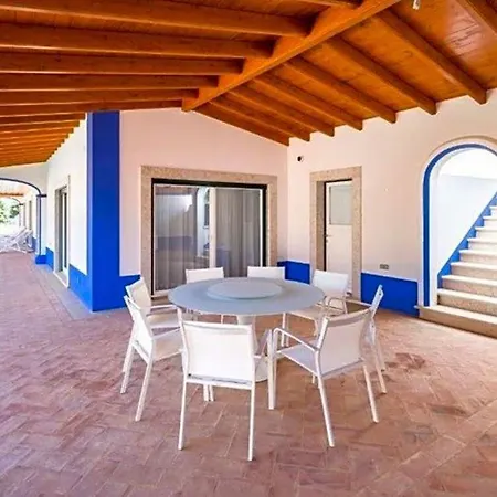 Sleeps 6 Pool Air Con *