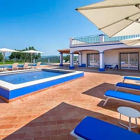 Villa Sleeps 6 Pool Air Con