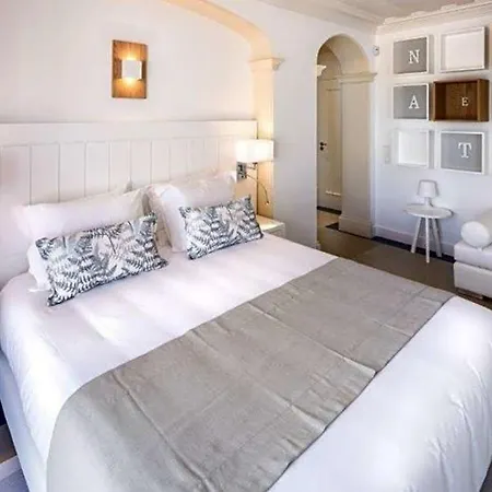 Villa Sleeps 6 Pool Air Con