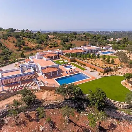 Villa Sleeps 6 Pool Air Con *