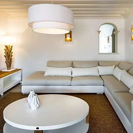 Sleeps 6 Pool Air Con Villa